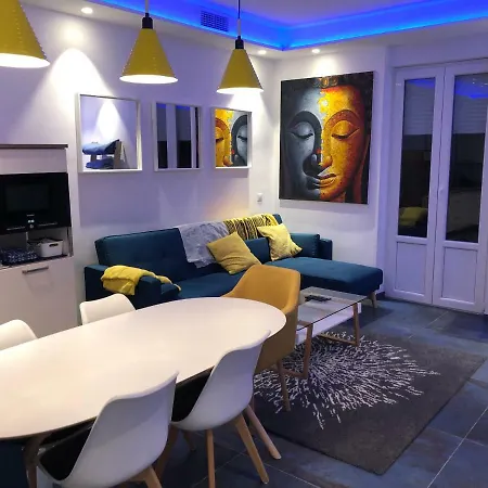 California Apartment *